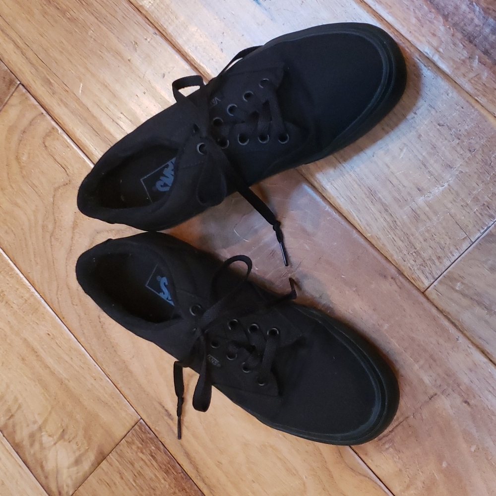 Vans. Black low top mens size 7 womens 8